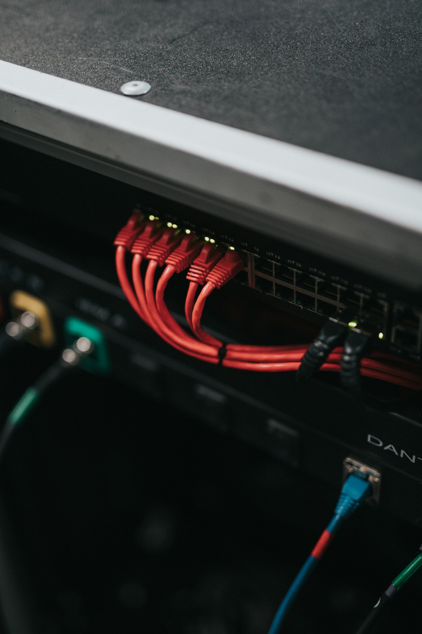 Equipamiento de red montado en rack
